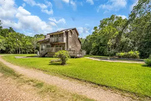 1355 County Rd 145, Alvin, TX 77511 - Photo 7