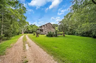 1355 County Rd 145, Alvin, TX 77511 - Photo 3