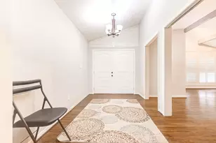 604 N Clear Creek Dr, Friendswood, TX 77546 - Photo 5