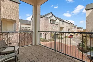 10943 Grove Tree Ln, Houston, TX 77043 - Photo 3