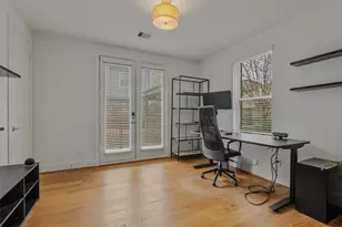 10943 Grove Tree Ln, Houston, TX 77043 - Photo 11