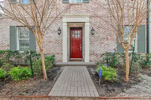 10943 Grove Tree Ln, Houston, TX 77043 - Photo 1