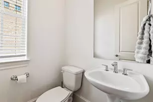 10943 Grove Tree Ln, Houston, TX 77043 - Photo 23