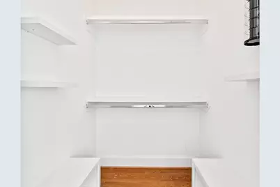 10943 Grove Tree Lane, Houston, TX 77043 - Photo 17