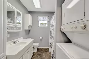 1014 N Rivershire Dr, Conroe, TX 77304 - Photo 17