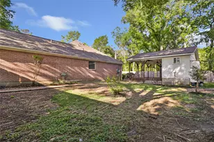 1014 N Rivershire Dr, Conroe, TX 77304 - Photo 5