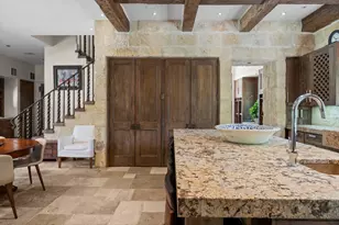 5651 Doliver Dr, Houston, TX 77056 - Photo 13