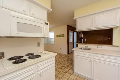 5731 Old Lodge Drive, Houston, TX 77066 - Photo 9