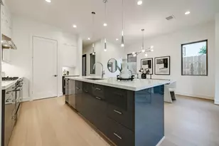 2630 Peckham St, Houston, TX 77098 - Photo 9