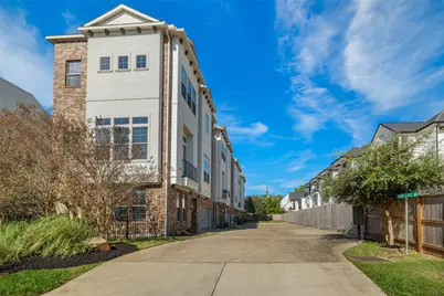 4003 Beacon Fisher Drive, Houston, TX 77018 - Photo 3