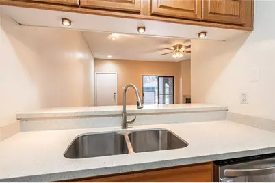 7069 N Holiday Drive, Galveston, TX 77550 - Photo 11