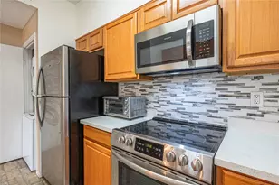 7069 N Holiday Dr, Galveston, TX 77550 - Photo 9