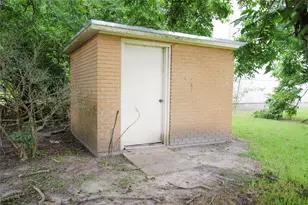 6733 Pecanwood St, Hitchcock, TX 77563 - Photo 13