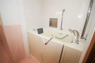 6733 Pecanwood St, Hitchcock, TX 77563 - Photo 3