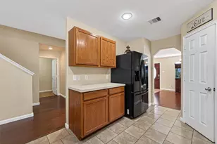 1918 Skipwood Dr, Missouri City, TX 77489 - Photo 11