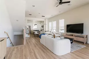 2428 Ella Blvd, Houston, TX 77008 - Photo 9