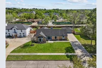 1508 Bayou Oak Drive, Friendswood, TX 77546 - Photo 3