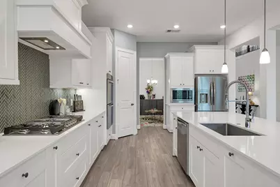 1067 Lakemont Bend Lane, Pinehurst, TX 77362 - Photo 11