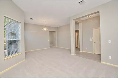 43 S Lace Arbor Drive, The Woodlands, TX 77382 - Photo 5