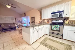 1031 Redfish St, Bayou Vista, TX 77563 - Photo 11