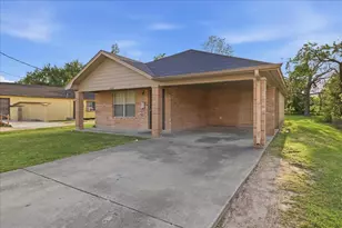 2020 Poplar St, Beaumont, TX 77701 - Photo 3