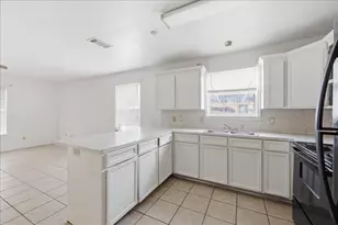 2020 Poplar St, Beaumont, TX 77701 - Photo 11