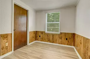215 E Dahlgren Ave, Wharton, TX 77488 - Photo 15