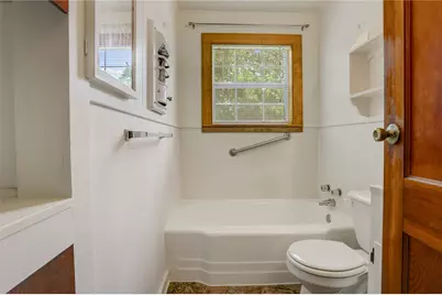 215 E Dahlgren Avenue, Wharton, TX 77488 - Photo 17