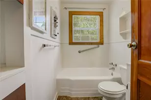 215 E Dahlgren Ave, Wharton, TX 77488 - Photo 17