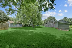215 E Dahlgren Ave, Wharton, TX 77488 - Photo 19