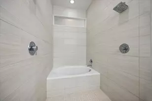 1153 W 17th St, Houston, TX 77008 - Photo 17