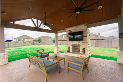 303 Vineyard Court, Alvin, TX 77511 - Photo 47