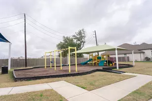 303 Vineyard Ct, Alvin, TX 77511 - Photo 49