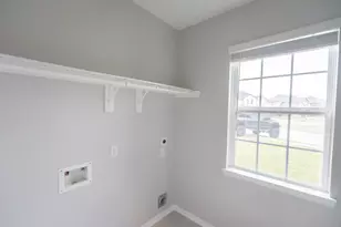 303 Vineyard Ct, Alvin, TX 77511 - Photo 17