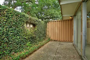 8222 Leader St, Houston, TX 77036 - Photo 39