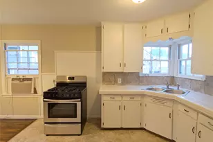 128 7th Ave N, Texas City, TX 77590 - Photo 7