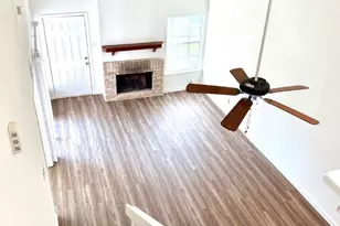 11983 Bob White Dr, Houston, TX 77035 - Photo 9