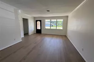 10410 Barwood Dr, Houston, TX 77043 - Photo 17