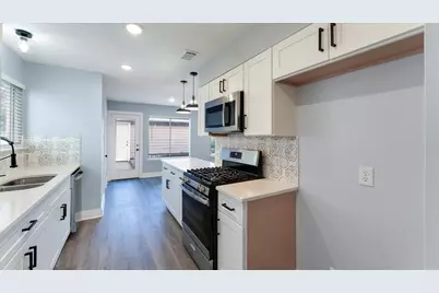 3819 W Traditions Court, Houston, TX 77082 - Photo 11