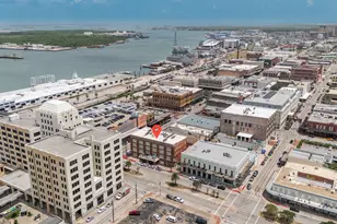 202 25th St, Galveston, TX 77550 - Photo 37