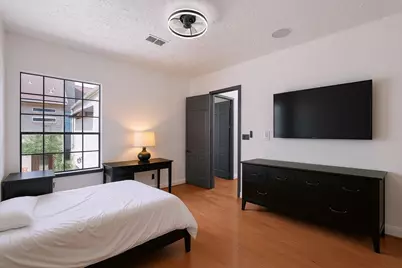 1425 Nantucket Drive #D, Houston, TX 77057 - Photo 9