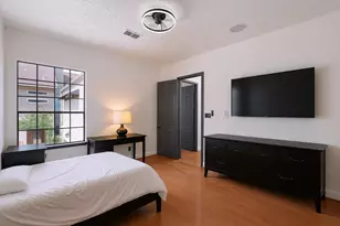 1425 Nantucket Dr, Houston, TX 77057 - Photo 9