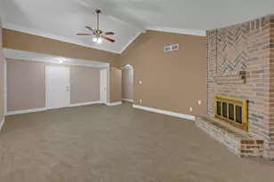 2910 Norwich St, Pearland, TX 77584 - Photo 5