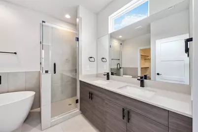 321 Charlock St Street, Houston, TX 77022 - Photo 9