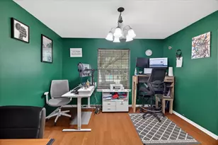 924 Chad Ln, Baytown, TX 77521 - Photo 5