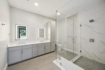 9757 Katy Freeway #822, Houston, TX 77024 - Photo 11