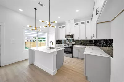 4902 Higgins Street #A, Houston, TX 77033 - Photo 5