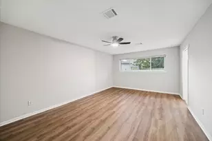 6226 Bankside Dr, Houston, TX 77096 - Photo 13