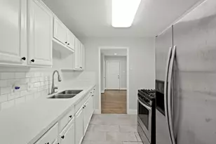 6718 Crestridge St, Houston, TX 77033 - Photo 9