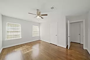 6718 Crestridge St, Houston, TX 77033 - Photo 19